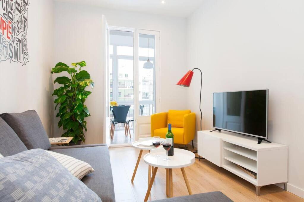 Perfectly Located 4Bed 4Bath Apartment In Barcelona 3 1 Ngoại thất bức ảnh