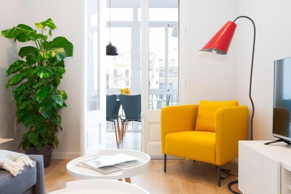 Perfectly Located 4Bed 4Bath Apartment In Barcelona 3 1 Ngoại thất bức ảnh