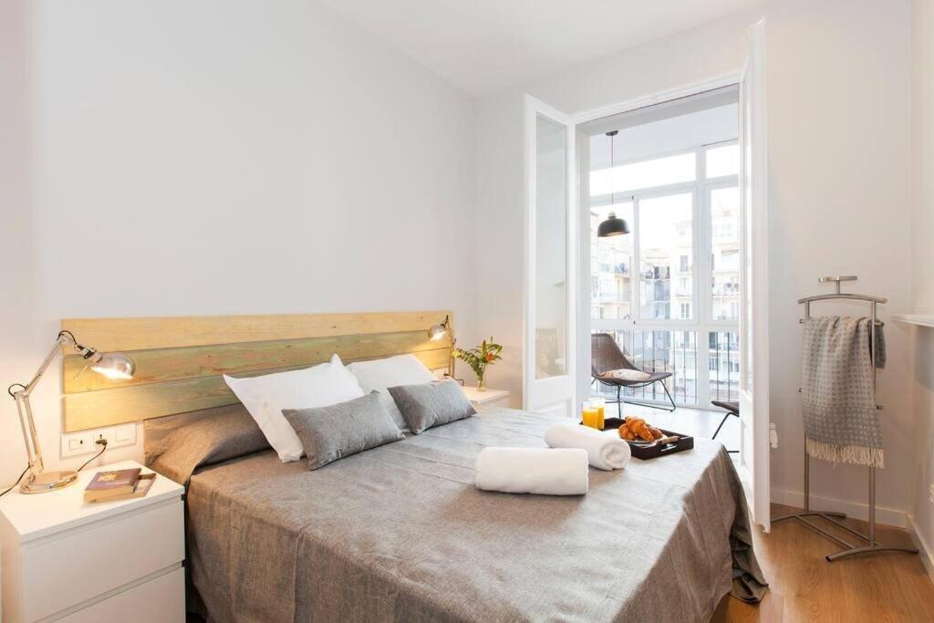 Perfectly Located 4Bed 4Bath Apartment In Barcelona 3 1 Ngoại thất bức ảnh