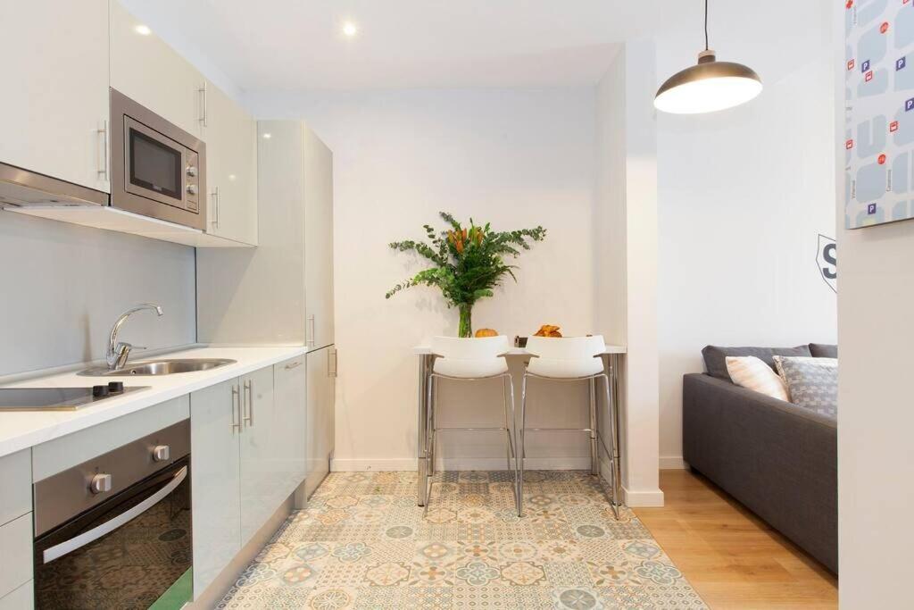 Perfectly Located 4Bed 4Bath Apartment In Barcelona 3 1 Ngoại thất bức ảnh