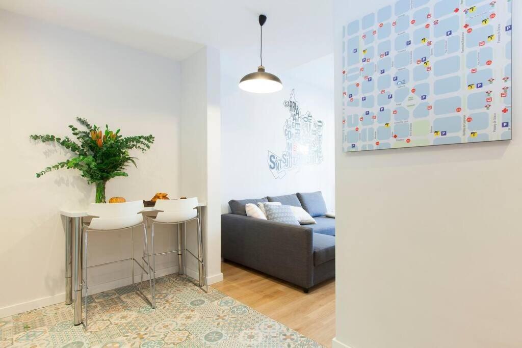 Perfectly Located 4Bed 4Bath Apartment In Barcelona 3 1 Ngoại thất bức ảnh
