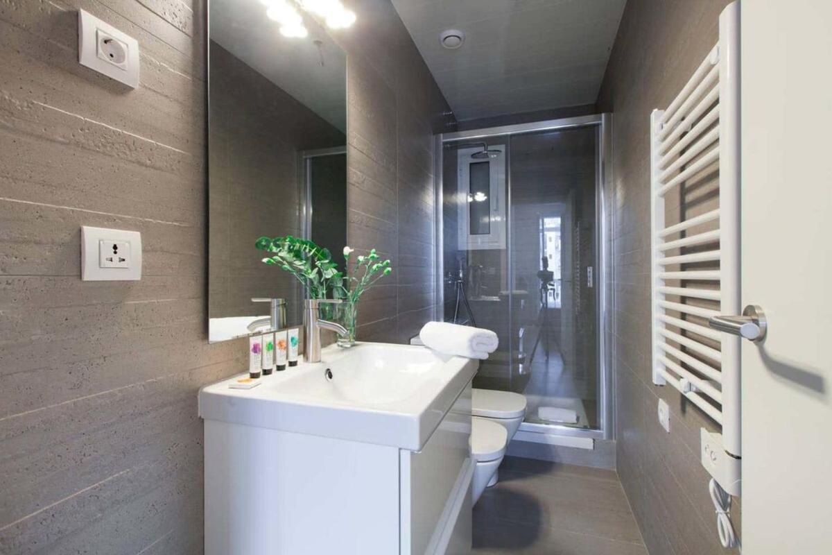 Perfectly Located 4Bed 4Bath Apartment In Barcelona 3 1 Ngoại thất bức ảnh